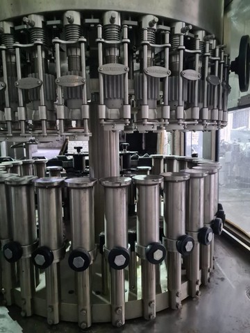 Used filling monoblock Bertolaso 30.4.4