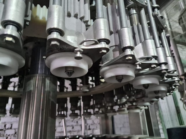 Used filling monoblock Bertolaso 30.4.4