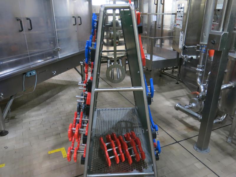 Linea di imbottigliamento Filmatic PET & HDPE Usata 16