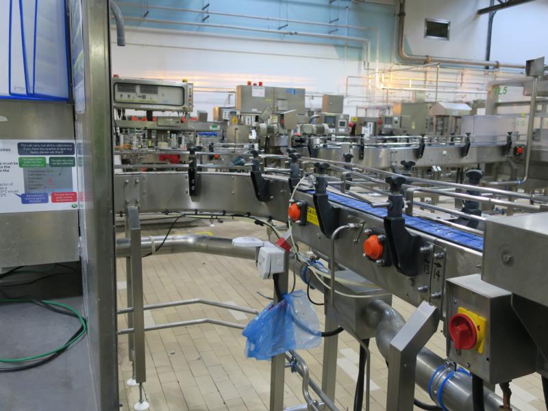 Linea di imbottigliamento Filmatic PET & HDPE Usata 4