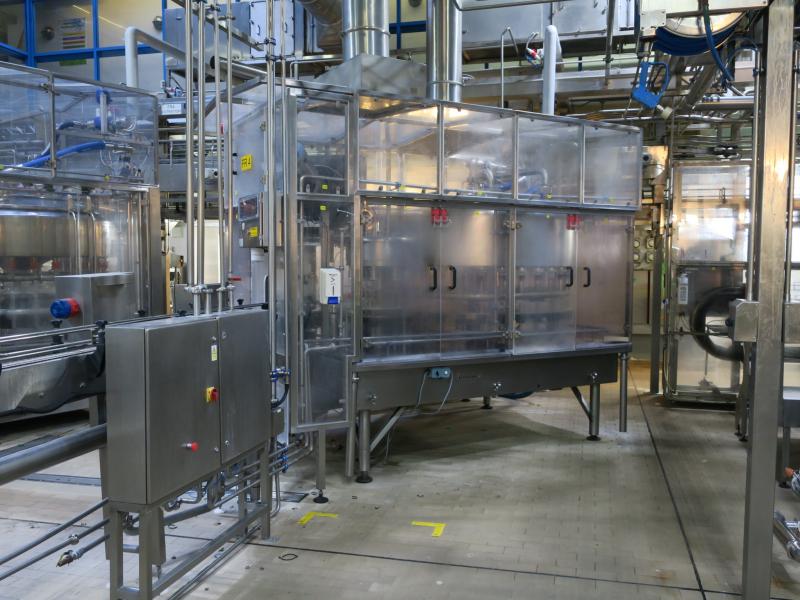 Linea di imbottigliamento Filmatic PET & HDPE Usata 8