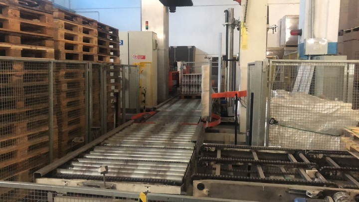 Used Complete Isobaric Bottling Line Pet & Glass bottles