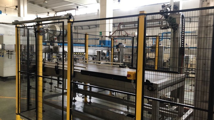 Used Complete Isobaric Bottling Line Pet & Glass bottles