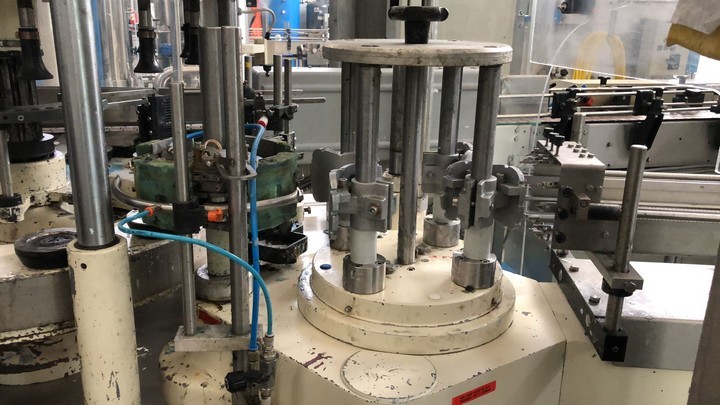 Used Complete Isobaric Bottling Line Pet & Glass bottles