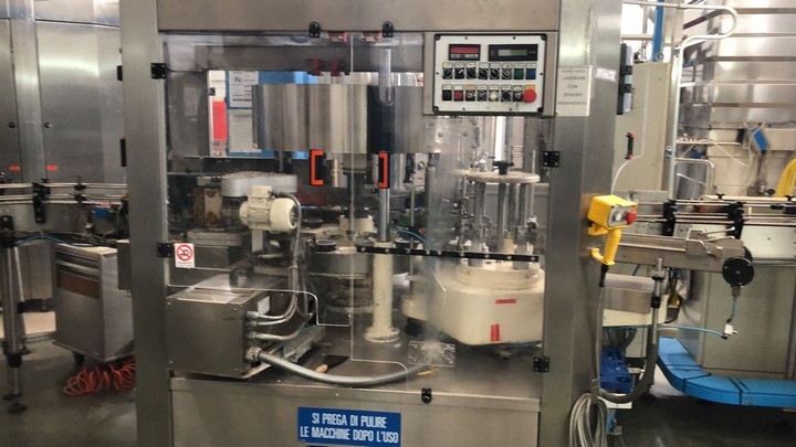 Used Complete Isobaric Bottling Line Pet & Glass bottles