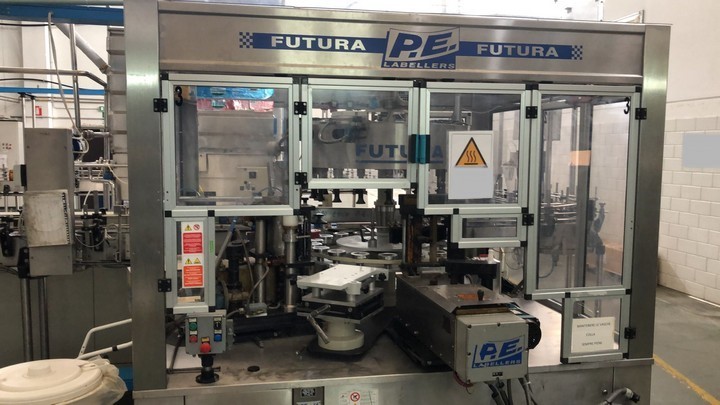 Used Complete Isobaric Bottling Line Pet & Glass bottles