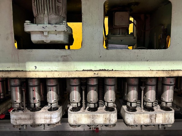Used Decapsulator KM 7907K 30.200 BPH