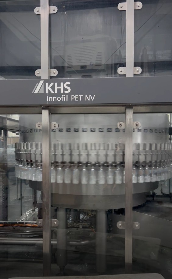 Used Complete Bottling Line KHS PET 54.000 bph 18