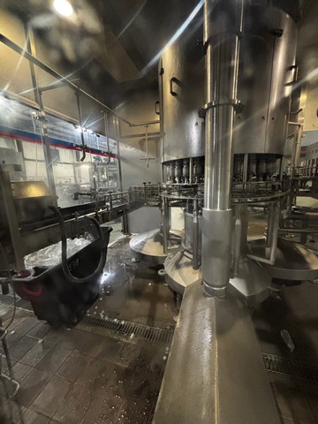 Used 2009 Complete Bottling Line PET KHS 72.000 bph 14