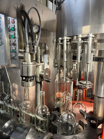 Used Filling Monoblock GAI 2.500 bph 9