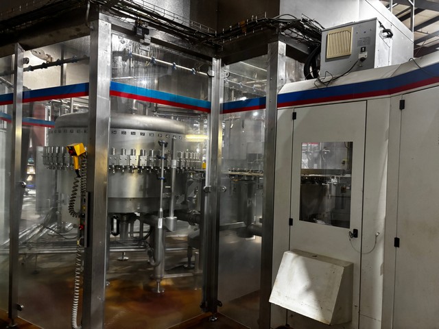 Used Complete Bottling Line KHS 43.000 bph 16