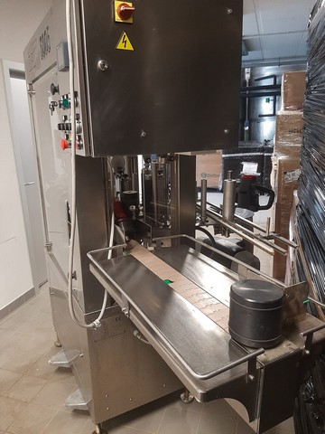 Gai capsuling machine with 2S adhesive labeller 9