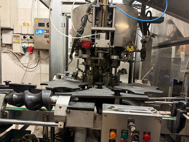 Enjauladora Nortan 8 Cabezales para Jaula de 4 Hilos