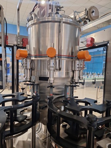 Used Kosme PET bottling line for water 3