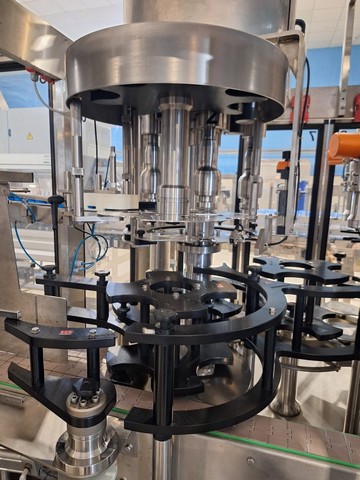 Used Kosme PET bottling line for water 5