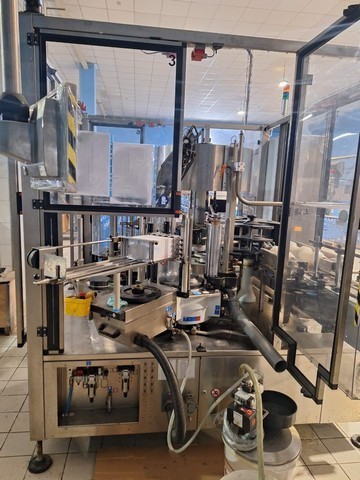 Used Kosme PET bottling line for water 10