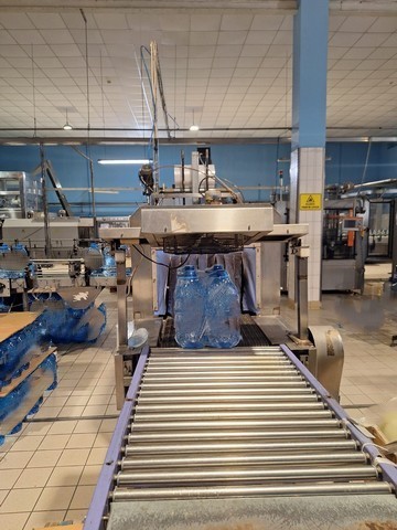 Used Kosme PET bottling line for water 11