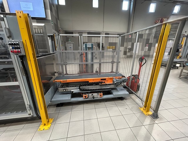 Used Mas pack case erector 8