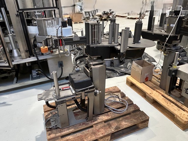 Used adhesive and cold glue Kube labeller 11