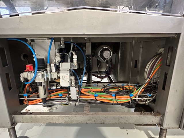 Used adhesive Makro labeller 4