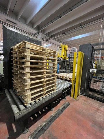Used Robot fanuc palletizer 8
