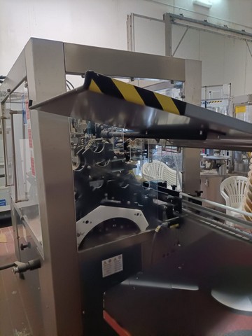 Used gravity glass bottling line 12