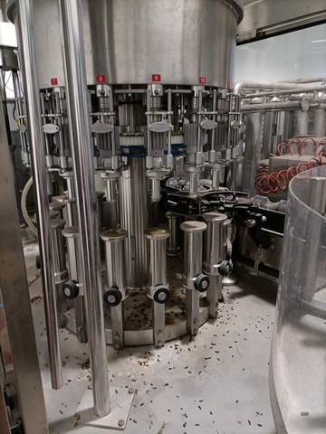 Used gravity glass bottling line 4