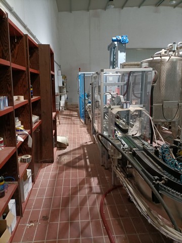 Used gravity glass bottling line 8