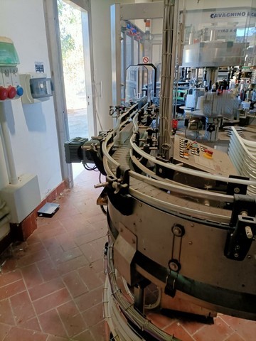 Used gravity glass bottling line 11