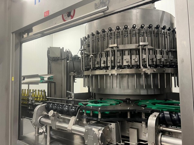 KHS used bottling line for glass 11
