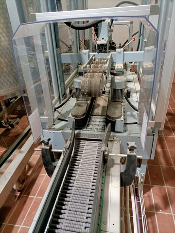 Used gravity glass bottling line 16