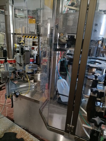 Used gravity glass bottling line 17