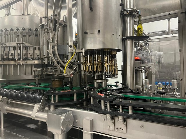 KHS used bottling line for glass 14