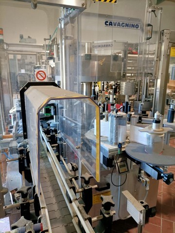 Used gravity glass bottling line 18