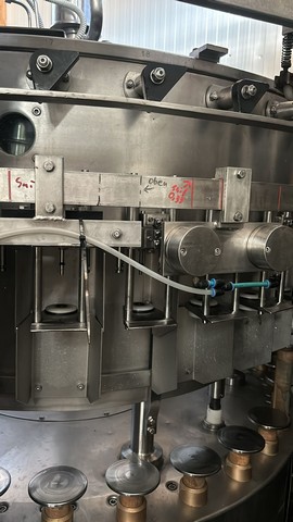 Used Bertolaso isobaric filler 8
