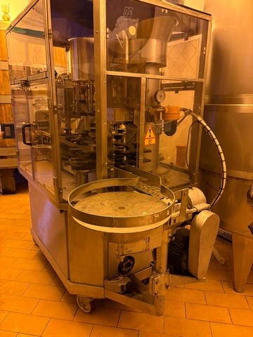 Used Cosmapa gravity filling monoblock for glass bottle 4
