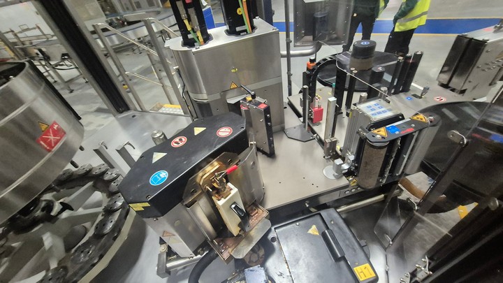 Used Krones 18T 1S Roll Feed Labeller 6