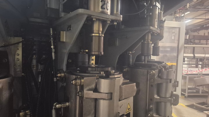 Used Sidel PET Blow Moulding Machine (24,000 bph) 4