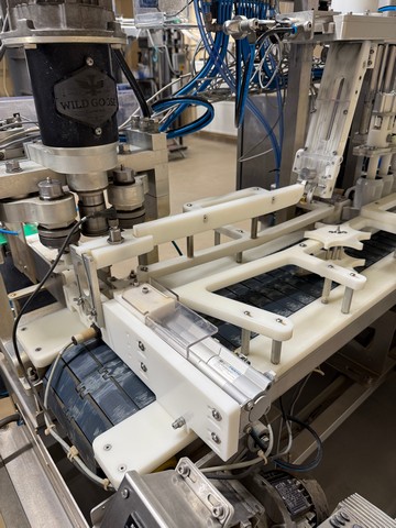 Used Wild Goose gravity canning line for beer 11
