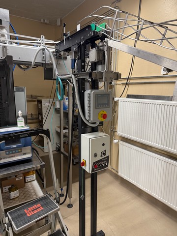 Used Wild Goose gravity canning line for beer 3