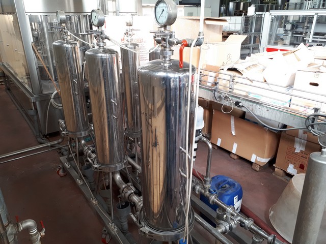 Used Gai bottling line for glass demijohns 5