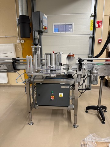 Used Wild Goose gravity canning line for beer 6
