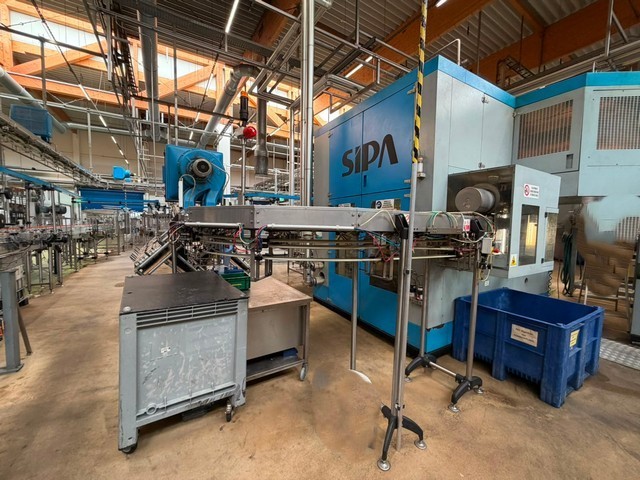 Used Sipa Pet Blow Molding Machine 4