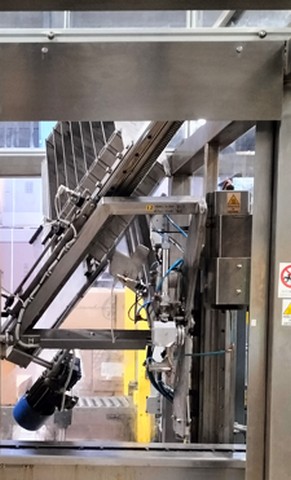 Used glass bottling line for oil 12