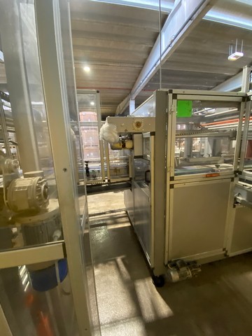 Used glass bottling line for oil 23