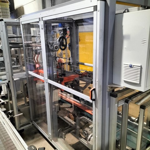 Used glass bottling line for oil 7