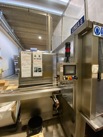Used glass bottling line for oil 14