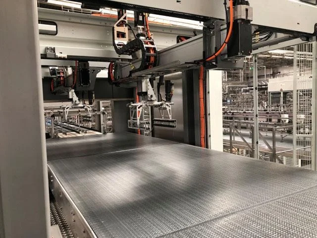 Linea di imbottigliamento Krones PET 24.000 bph Usata