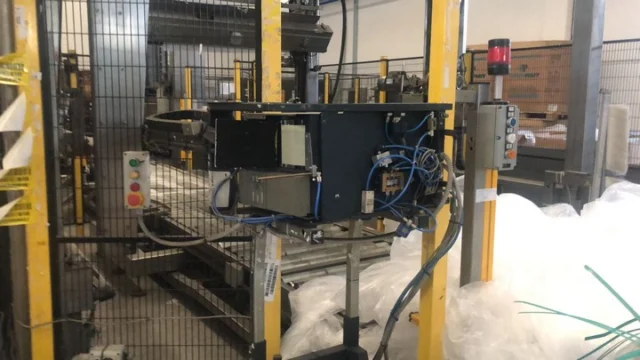 Linea di imbottigliamento Krones 14.000 bph Usata