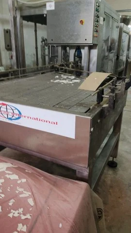 Linea di imbottigliamento Vino Fermo 2.000 bph Usata